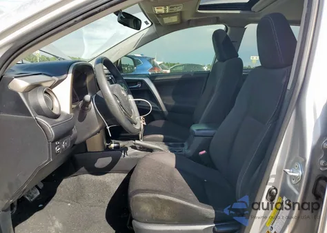 2015 Toyota Rav4 Xle z USA, uszkodzony, nr VIN JTMWFREV3FD070840